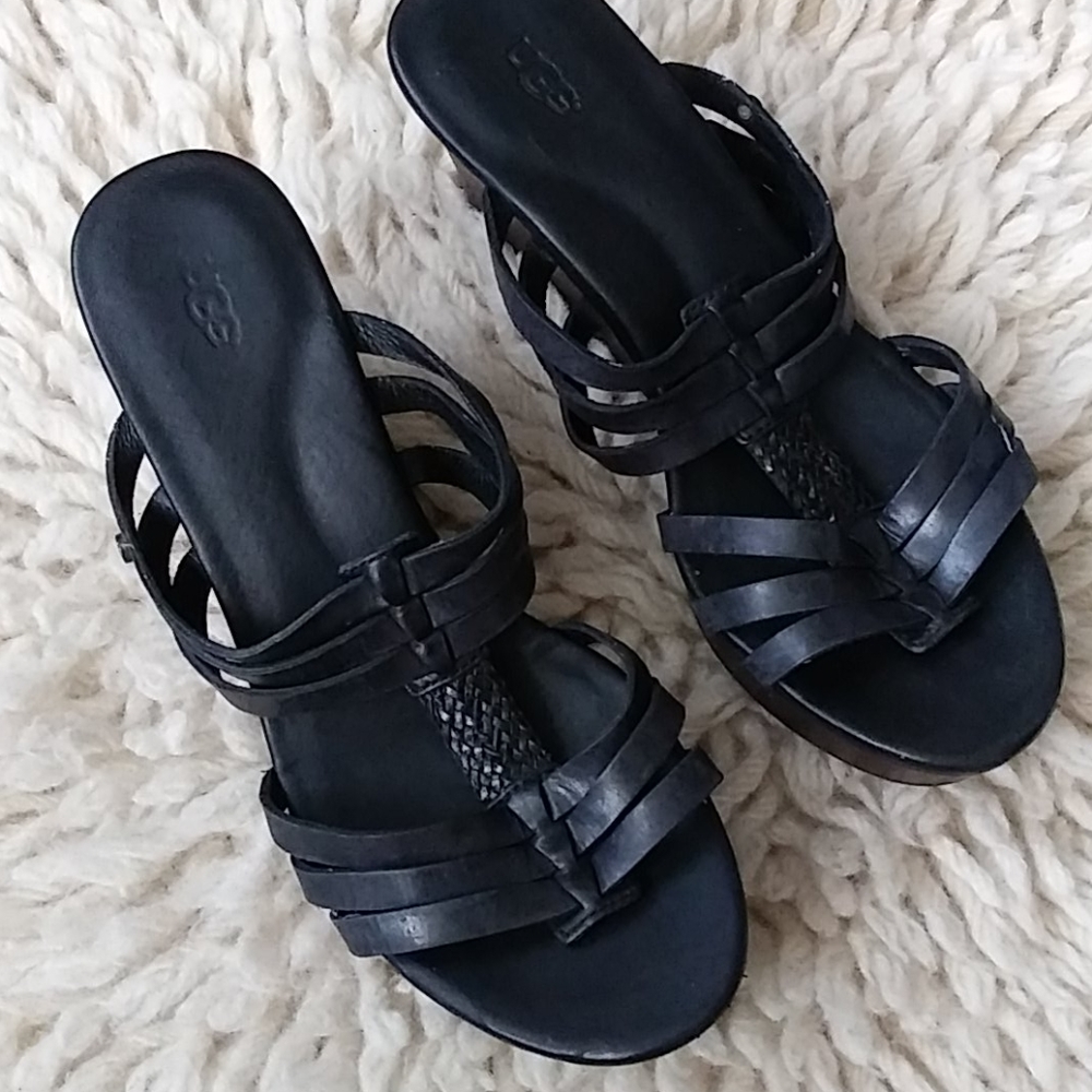 Black Women's UGG Strappy Slip-On Sandals